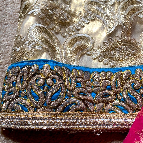 Gorgeous girls’ formal 2 pc outfit - Picture 4 of 15